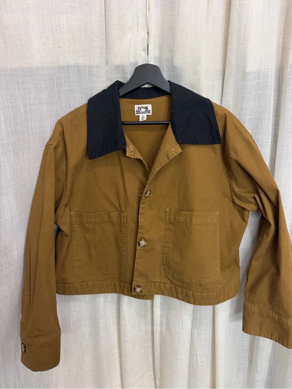 Women’s Cropped Jacket with Black Collar